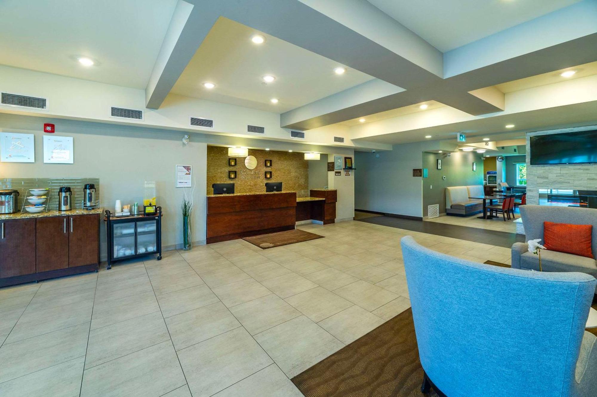 Comfort Inn & Suites Тірейс Екстер'єр фото