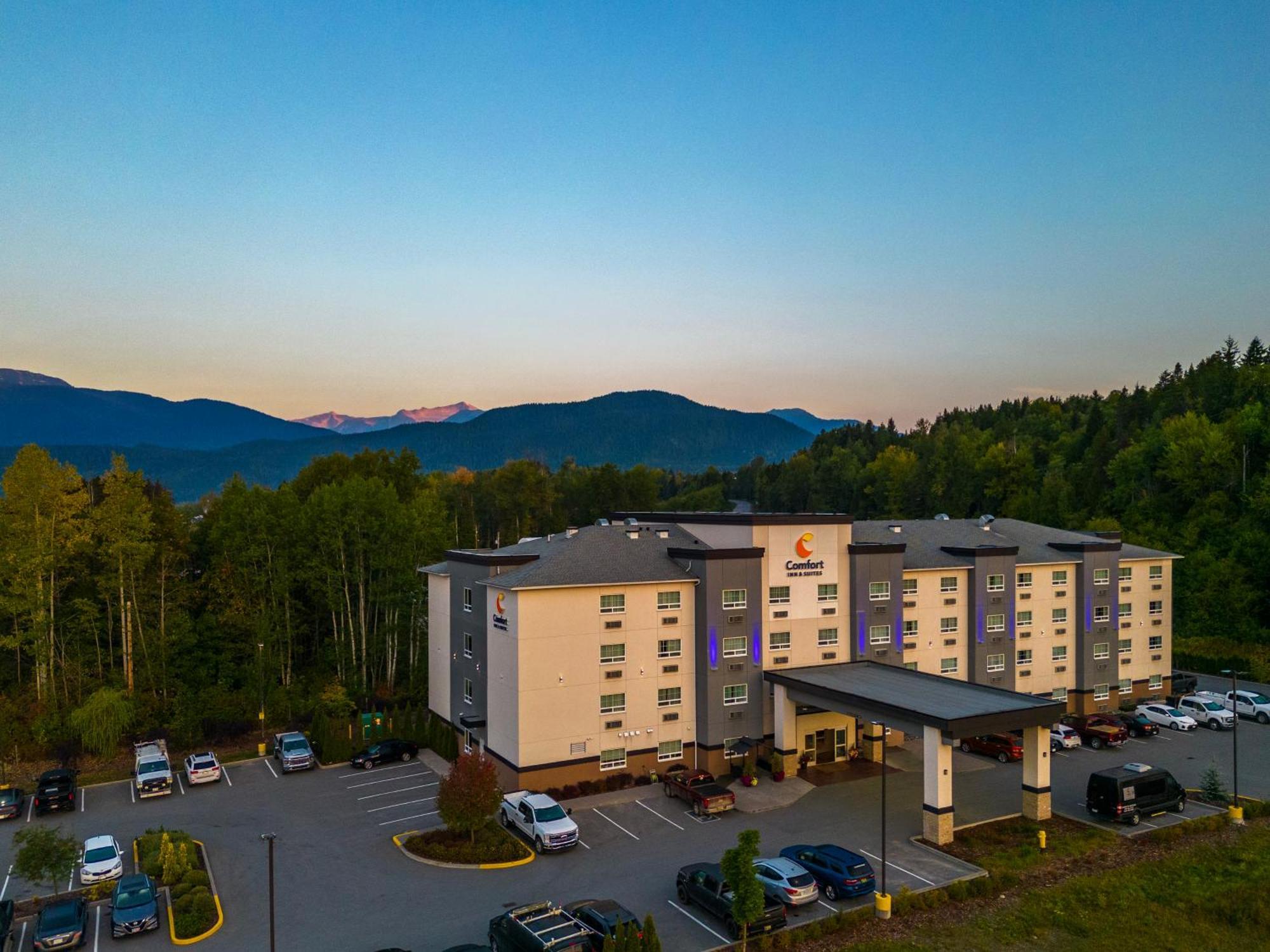 Comfort Inn & Suites Тірейс Екстер'єр фото